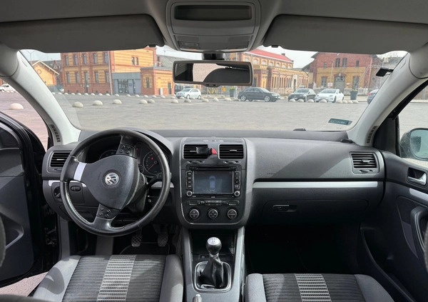 Volkswagen Golf cena 14500 przebieg: 197000, rok produkcji 2007 z Szczecin małe 56